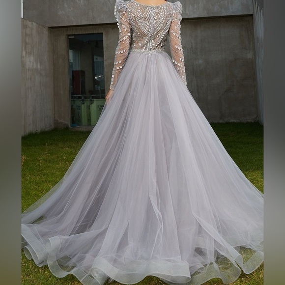 Della couture gown - Picture 2 of 3